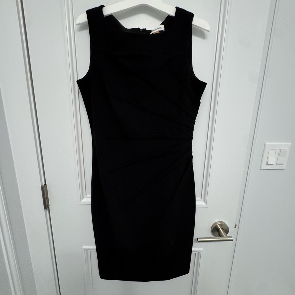 Calvin Klein Elegant Black Sleeveless Dress